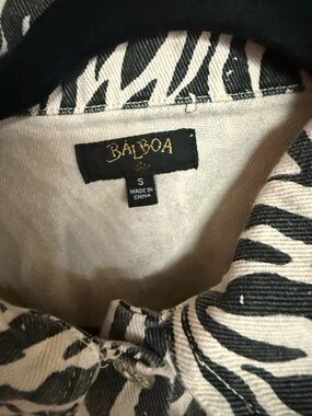 Balboa Women's Black and Tan Zebra Jean Jacket